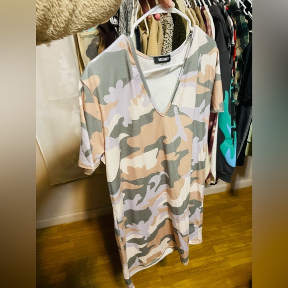 MISSGUIDED Camouflage T-Shirt Dress - Picture 2 of 8